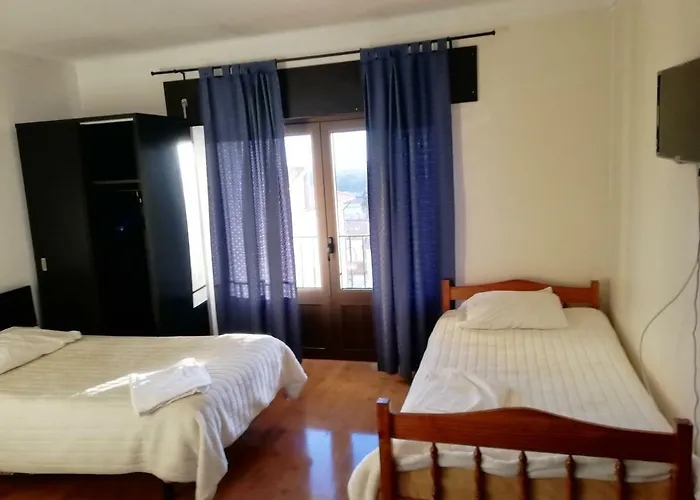 Resedencial Centro לינה וארוחת בוקר Vimioso